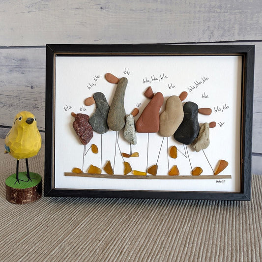 Cuadro "Bla, bla, bla", reciclaje artesanal con piedras, para sobremesa, horizontal, 13 x 18 cm, marco negro.