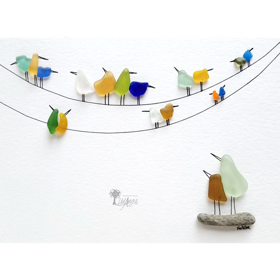 Cuadro Conectados, detalle de cristales de mar reciclados, primer plano, fondo blanco.