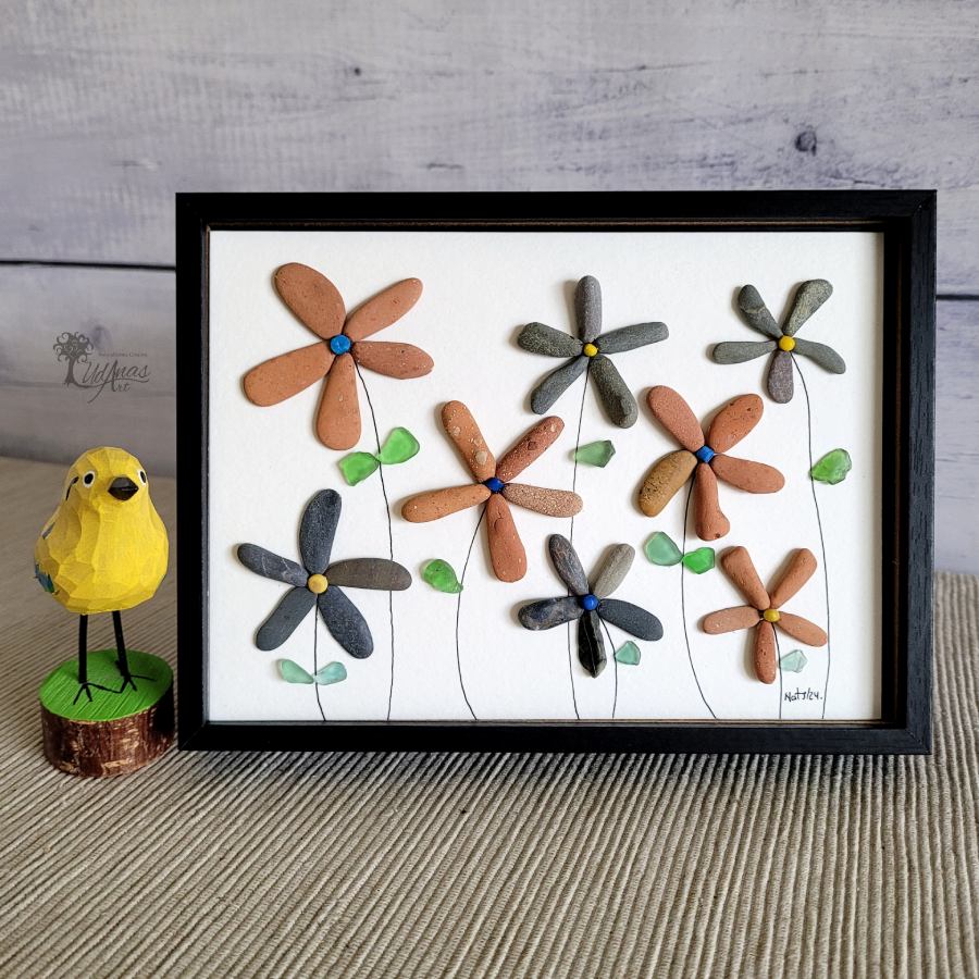 Cuadro Flores, reciclaje artesanal, decoración de sobremesa 13 x 18cm horizontal, marco negro.