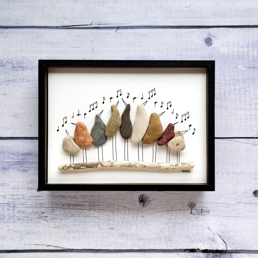 Cuadro "Las Sopranos", Arte reciclado, pájaros cantando, vista frontal, colgado en pared.