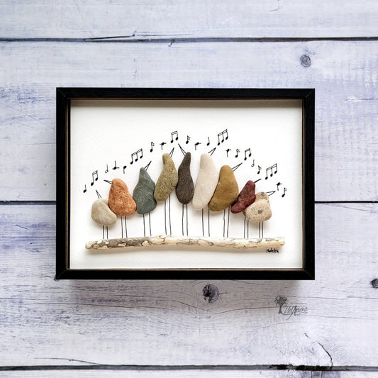 Cuadro "Las Sopranos", Arte reciclado, pájaros cantando, vista frontal, colgado en pared.