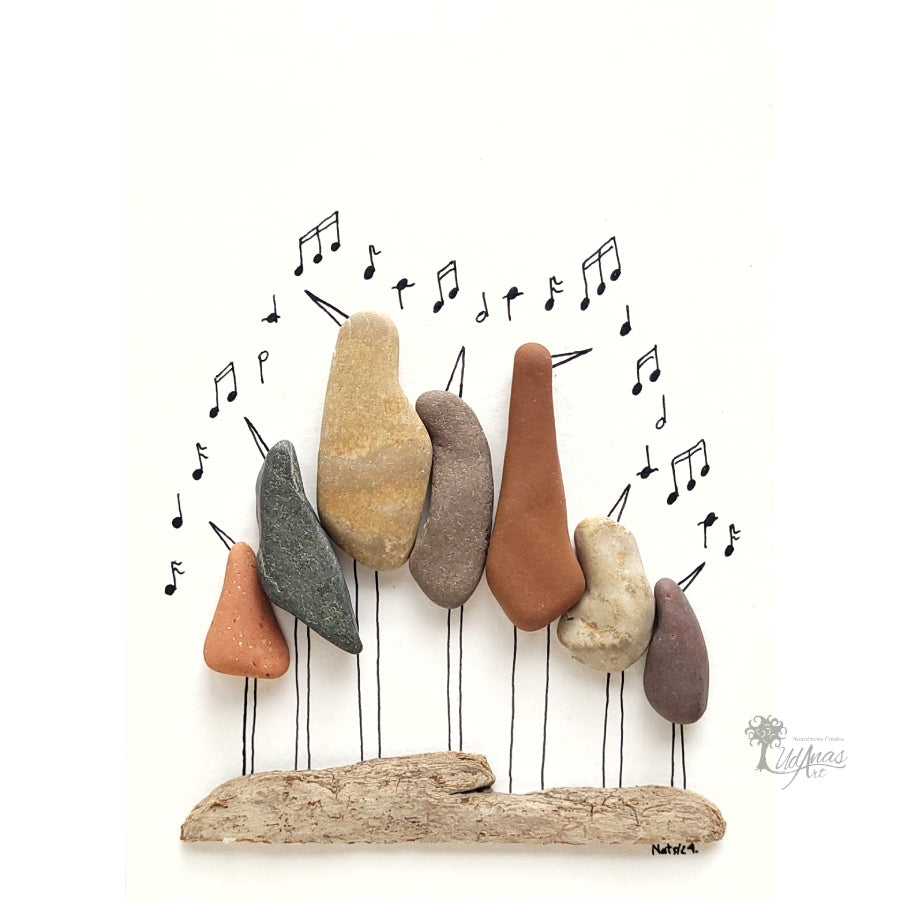 Cuadro Los chicos del coro, detalle de guijarros y madera de deriva, primer plano fondo blanco.