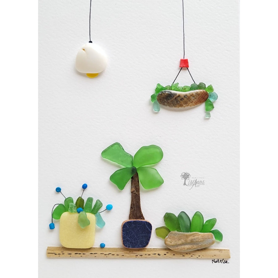 Cuadro Mi Jardín, detalle de cristales de mar, azulejos, microplásticos reciclados, primer plano sobre fondo blanco. 